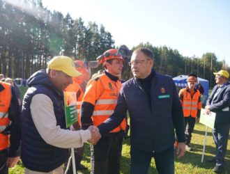 Илья Середюк наградил лучших работников лесного комплекса Кузбасса