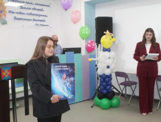 Капитально отремонтированную библиотеку открыли в поселке Промышленная