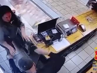 В Кемерове мужчина украл деньги из кассы магазина, где работает его бывшая жена