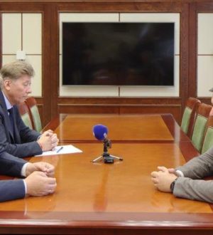 Полпред президента РФ в СФО Анатолий Серышев провел рабочую встречу с и.о. главы Сибирского управления Ростехнадзора Андреем Плешивцевым