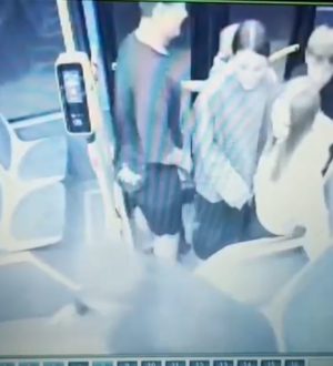 В Новокузнецке шалость подростков привела к срыву вечернего рейса автобуса