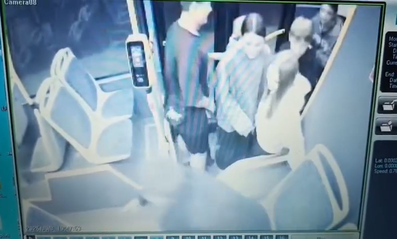 В Новокузнецке шалость подростков привела к срыву вечернего рейса автобуса  