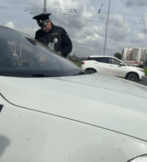 В Новокузнецке сотрудники Госавтоинспекции и Минтранса проверяли автомобили такси