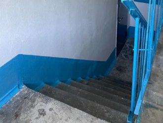 В Таштаголе привели в порядок 10 подъездов после вмешательства Госжилинспекции