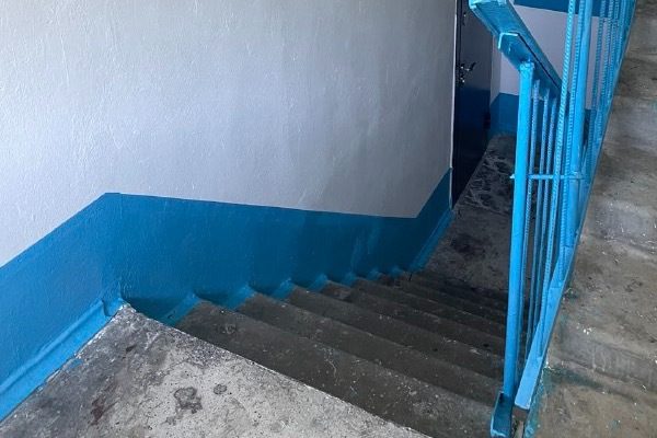 В Таштаголе привели в порядок 10 подъездов после вмешательства Госжилинспекции