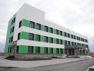 Илья Середюк: есть отставание, но детскую поликлинику в Белове надо сдать в срок