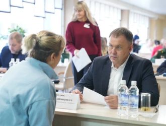 Илья Середюк провел личный прием участников СВО и их родных