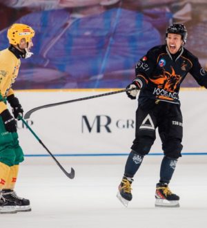 «Кузбасс» потерпел первое и последнее поражение в Кубке России по хоккею с мячом