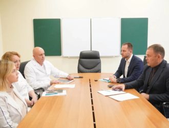 Илья Середюк обозначил задачи перед новым главврачом Междуреченской горбольницы