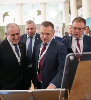 Губернатор Кузбасса и помощник президента РФ приняли участие во Всероссийском военно-историческом форуме в Новокузнецке