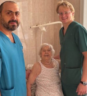 В Кузбассе врачи поставили на ноги 100-летнюю женщину с тяжелым переломом бедра