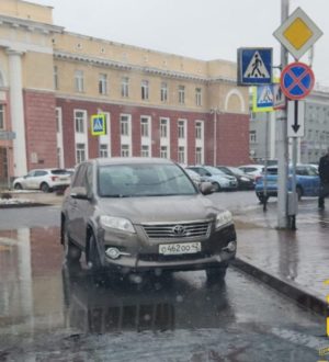 Кемеровчане помогли правоохранителям наказать грубо нарушившего правила водителя