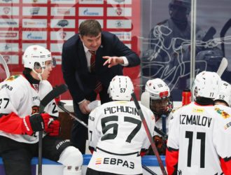 «Кузнецкие Медведи» проиграли МХК «Динамо» в Питере