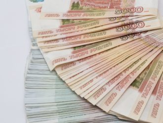 Укравшая деньги работница турфирмы в Кузбассе пыталась выставить себя жертвой