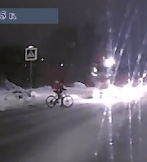 Кемеровчанину грозит срок за наезд на велокурьера на переходе