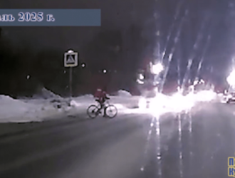 Кемеровчанину грозит срок за наезд на велокурьера на переходе