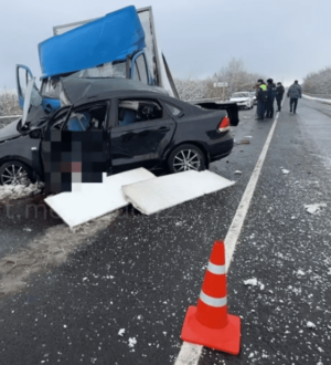 В Кузбассе двое пенсионеров на иномарке погибли в ДТП, врезавшись в «Газель»