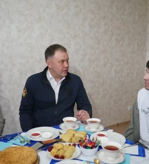 В Киселевске 13 сирот получили ключи от новых квартир