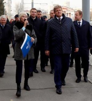 Анатолий Серышев посетил кампус цифровых технологий «Школа-21» в Омске