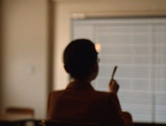 Почти половина россиян хотят жить отдельно от взрослых детей, но часто видеться