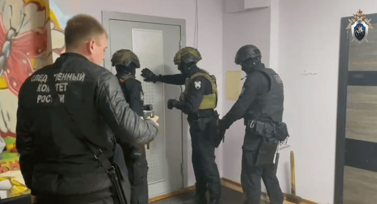 В Осинниках высокопоставленных чиновников и директоров двух фирм обвиняют в мошенничестве в особо крупном размере