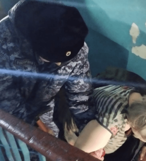 В Киселевске росгвардейцы спасли пожилых людей на пожаре