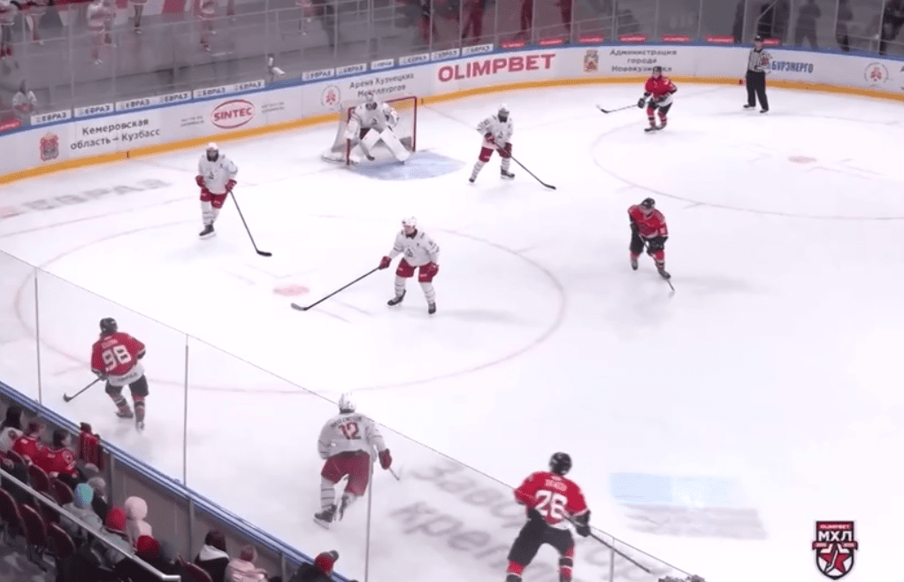 «Кузнецкие Медведи» одолели команду из Ярославля в серии буллитов