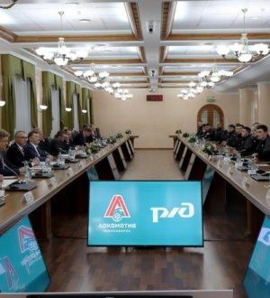 Полпред президента встретился с тренерским штабом и игроками волейбольного клуба «Локомотив»