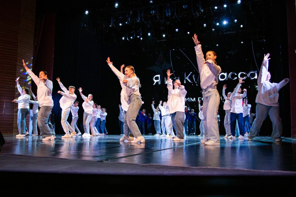 Знамя губернатора Кузбасса получил студотряд «Атлант» из КемГМУ