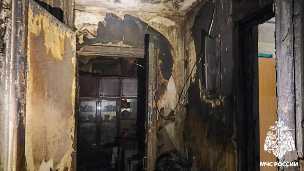 В Новокузнецке случился страшный пожар в девятиэтажке: спасли 13 человек