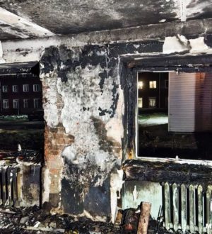 В Киселевске из горящего дома спасатели эвакуировали пять человек