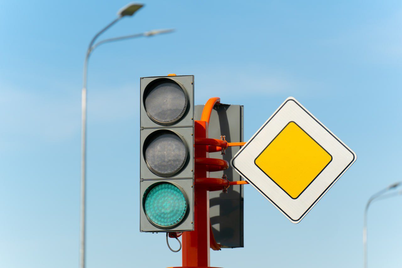Светофоры не будут работать на двух участках в Кемерове
