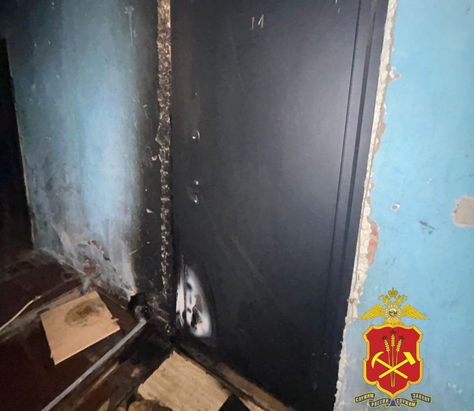 В Таштаголе мужчина поджег дверь квартиры бывшей сожительницы