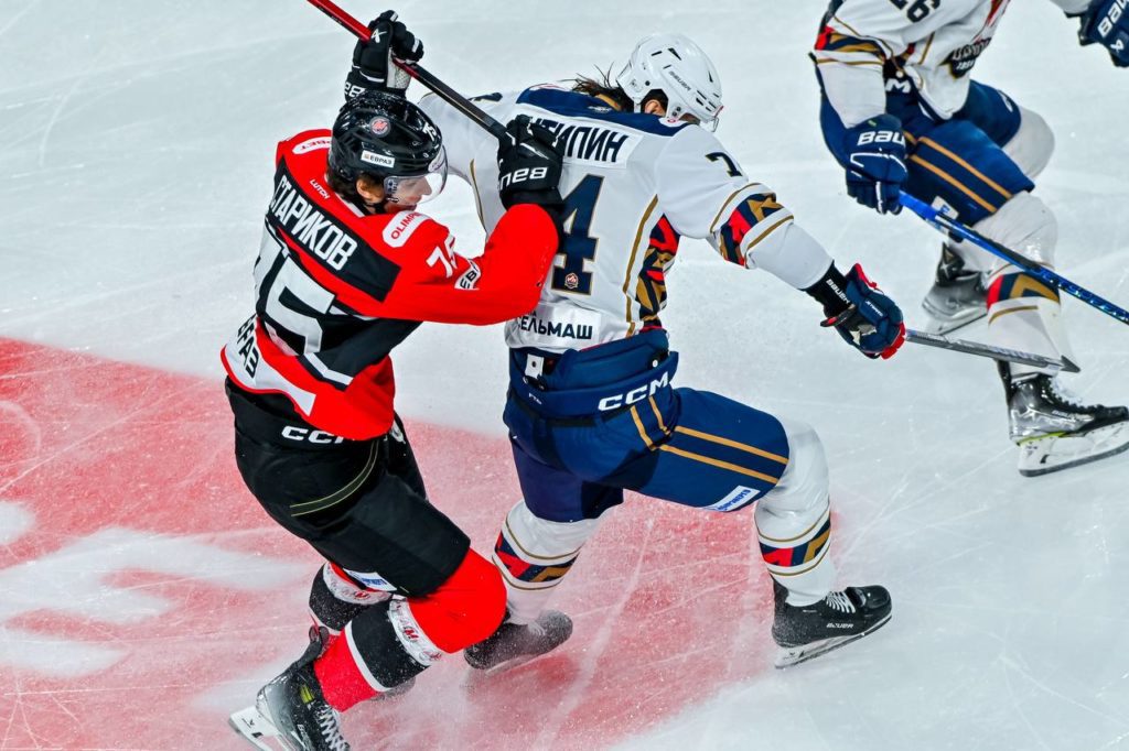 Новокузнецкий «Металлург» в трудной борьбе одержал победу над «Олимпией»