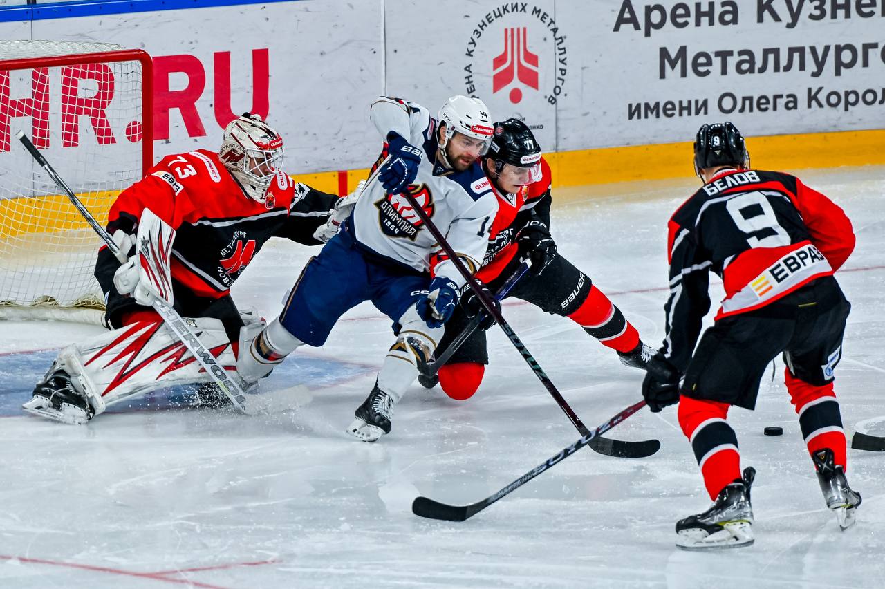 Новокузнецкий «Металлург» в трудной борьбе одержал победу над «Олимпией»