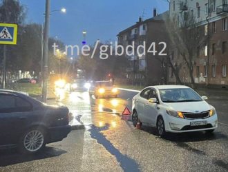 В Кемерове сбили женщину на переходе