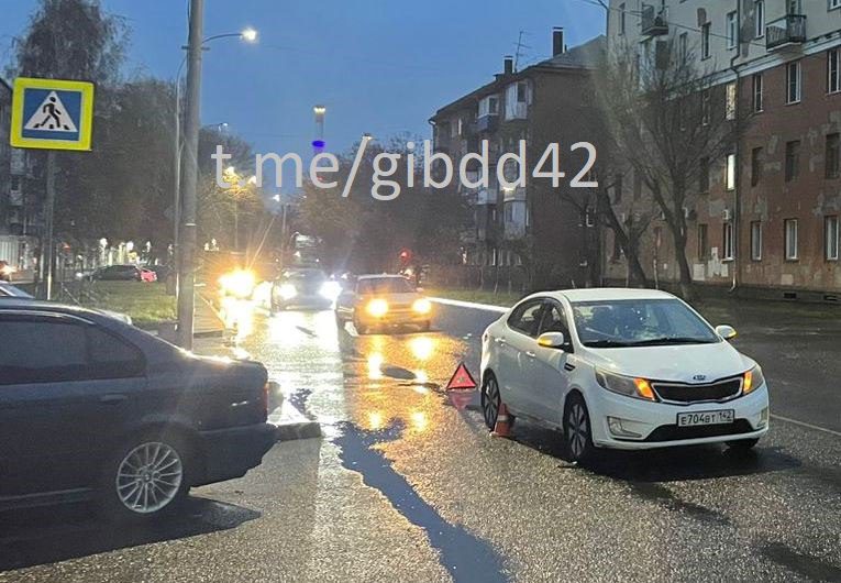 В Кемерове сбили женщину на переходе