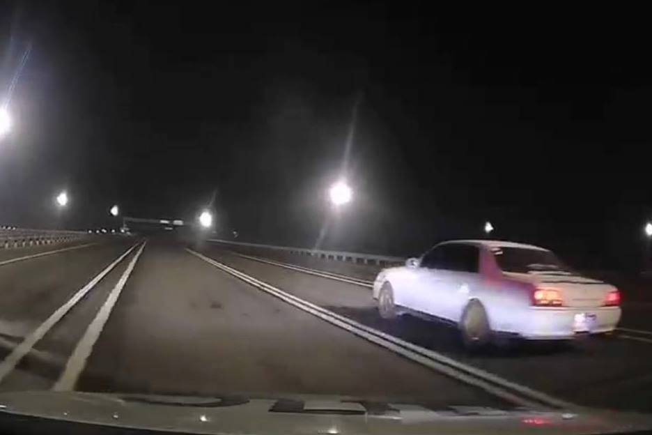 За нарушителем на иномарке в Ленинск-Кузнецком округе гнались сразу несколько экипажей ГИБДД