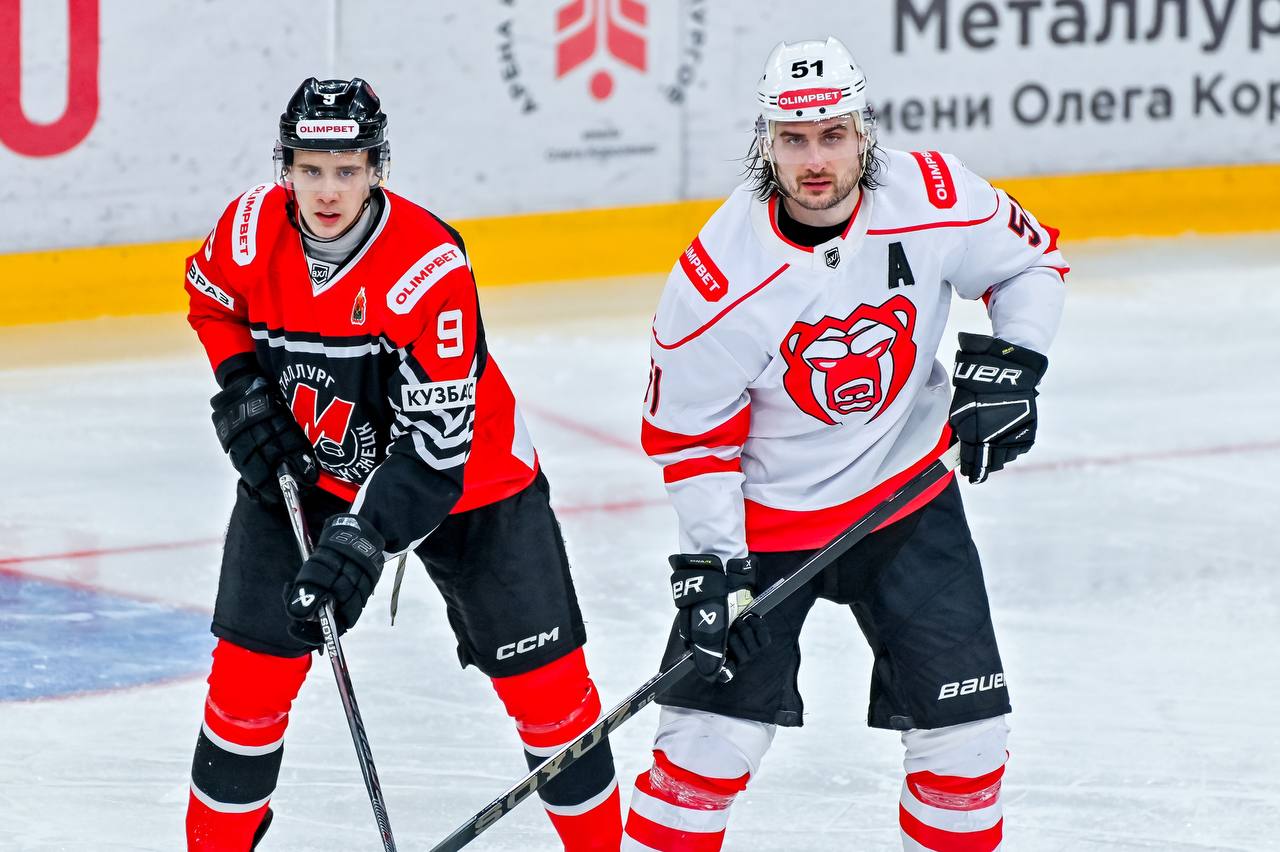 Новокузнецкий «Металлург» продолжает победную серию, уверенно обыграв «Молот»