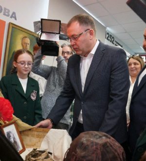 Илья Середюк посетил школьную «Ярмарку возможностей» в Ленинске-Кузнецком