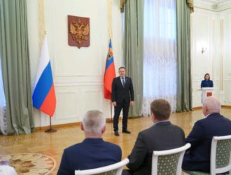 Илья Середюк наградил выдающихся жителей Кузбасса