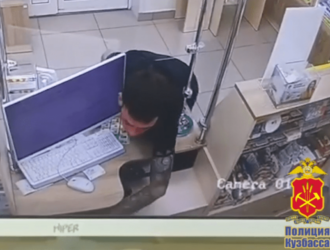 Кемеровчанин пойдет на скамью подсудимых за похищение выручки из аптеки