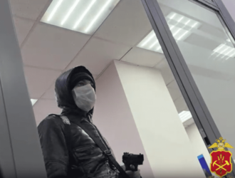 Полиция предлагает ограбившему банк в Новокузнецке налетчику явиться с повинной