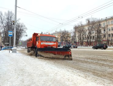 Мэр Кемерова поручил усилить работу по уборке снега с дорог