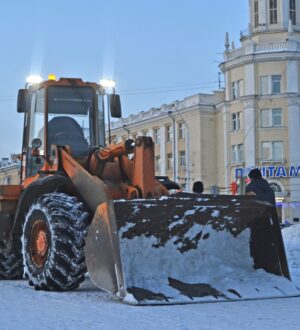 С улиц Кемерова за сутки вывезли более 17 тысяч кубометров снега