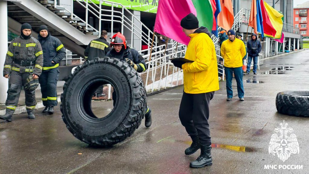 Кемеровские горноспасатели стали победителями областного чемпионата по пожарно-спасательному многоборью