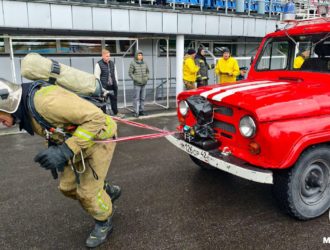 Кемеровские горноспасатели стали победителями областного чемпионата по пожарно-спасательному многоборью