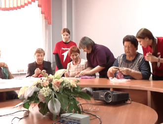 В Новокузнецке провели мастер-класс по валянию для ветеранов-педагогов