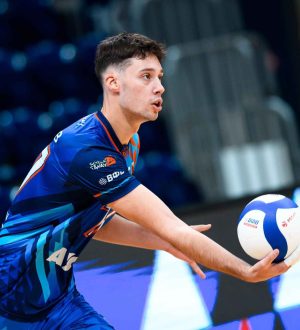 Волейбольный «Кузбасс-2» не смог одержать третью победу подряд на своей площадке