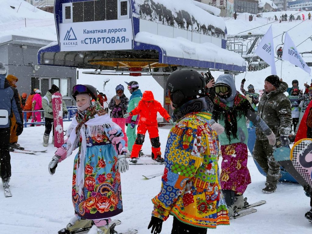 «Настоящая русская зима здесь!»: «Шерегешфест» 2025 открыл юбилейный 45-й горнолыжный сезон
